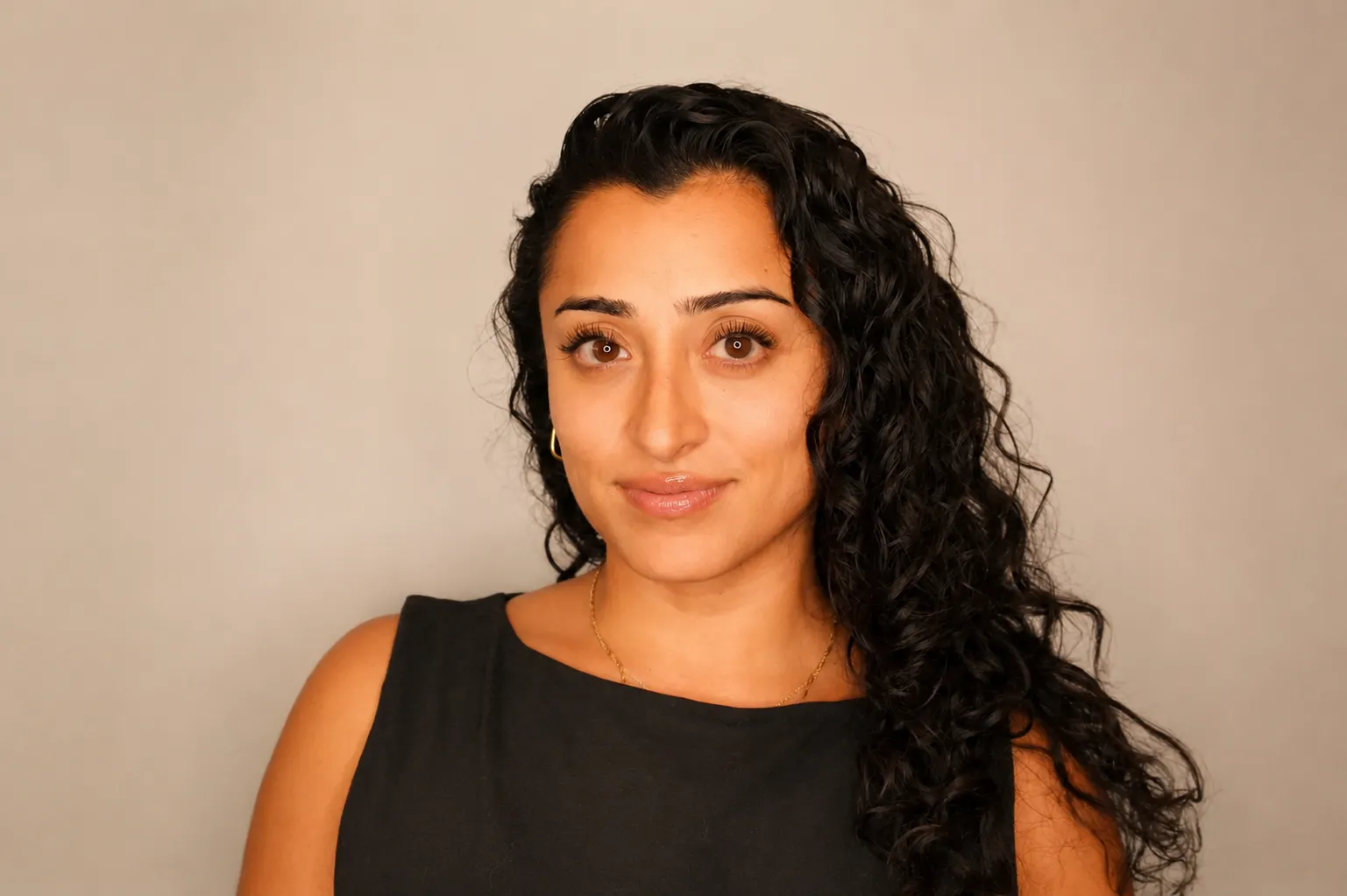 Amina Shamsi, GOsC registered osteopath at OsteoXFit, Chelsea SW10